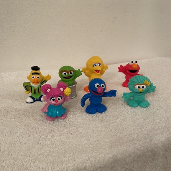 Sesame Street Elmo Big Bird Small Toy Figurines. Ht: 2.5”-3.5” Tall USED! Qty: 7 - Picture 4 of 4
